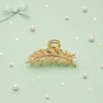 VANTO Leaf Design Metal Hair Clutcher Clip for Women & Girls | Pearl Embellished Gold Finish Hair Claw Clip | Strong Hold Hair Accessory for Daily Wear, Office, Party & Casual Styling | Pack of 1