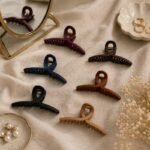 VANTO Medium Matte Hair Claw Clips for Women and Girls, Durable Non-Slip Hair Clutcher with Strong Hold, Stylish Everyday Hair Accessories for Thick, Thin, Straight and Curly Hair, Set of 3