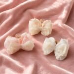 VANTO Elegant Lace Bow Hair Claw Clips for Women– Vintage Chiffon Ribbon Hair Clutchers with Pearl Accent, Large Non-Slip French Bowknot Jaw Clips for Thick Thin Hair, Aesthetic Styling Accessories (2)